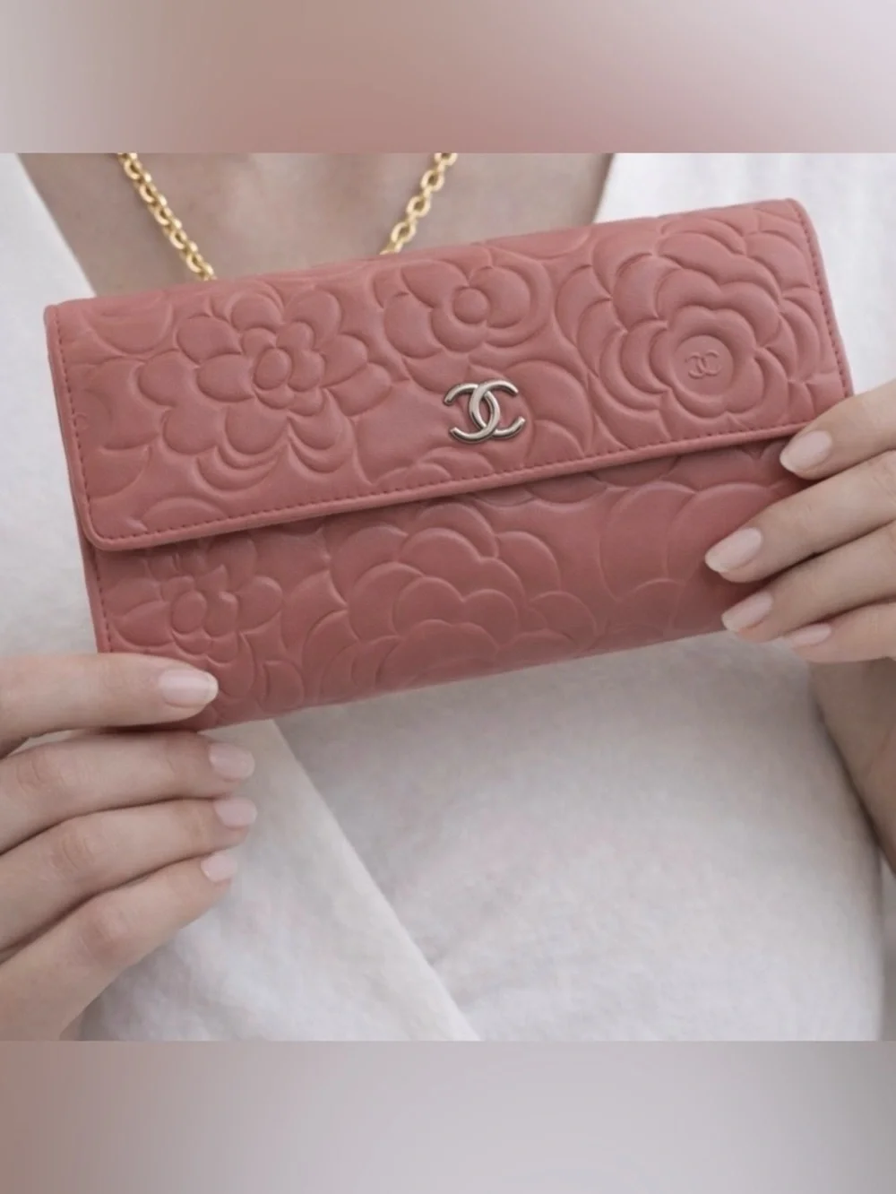 Chanel Pink Floral Embossed Wallet - Picture 1 of 9